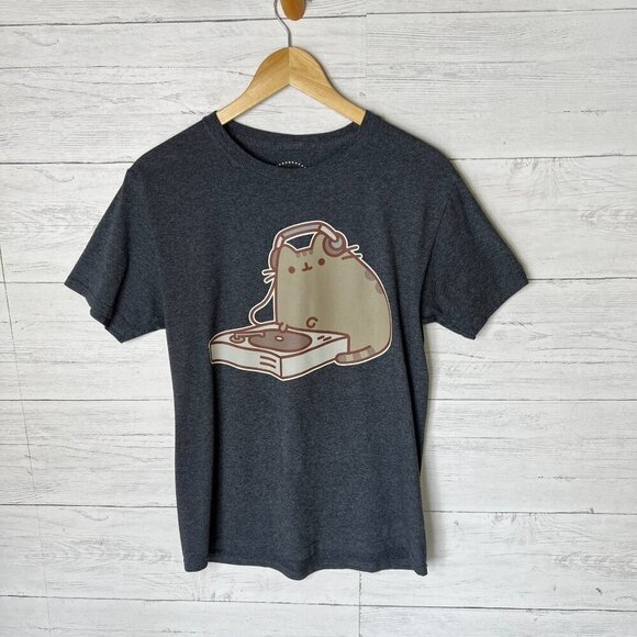 Pusheen T Shirt Womens Size Small Gray DJ Cat Cotton Blend Kawaii Everyday - Picture 3 of 11